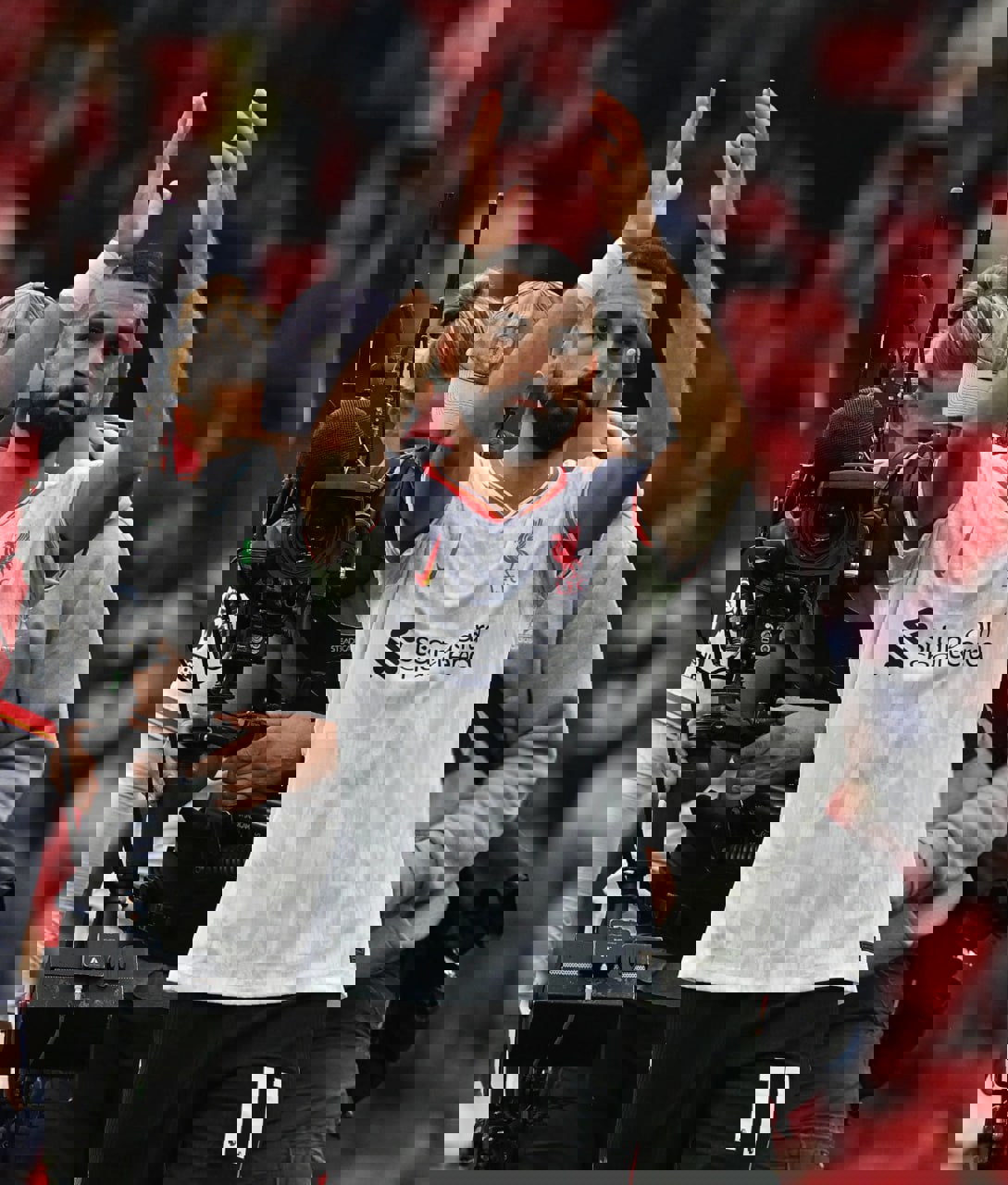 2075829
