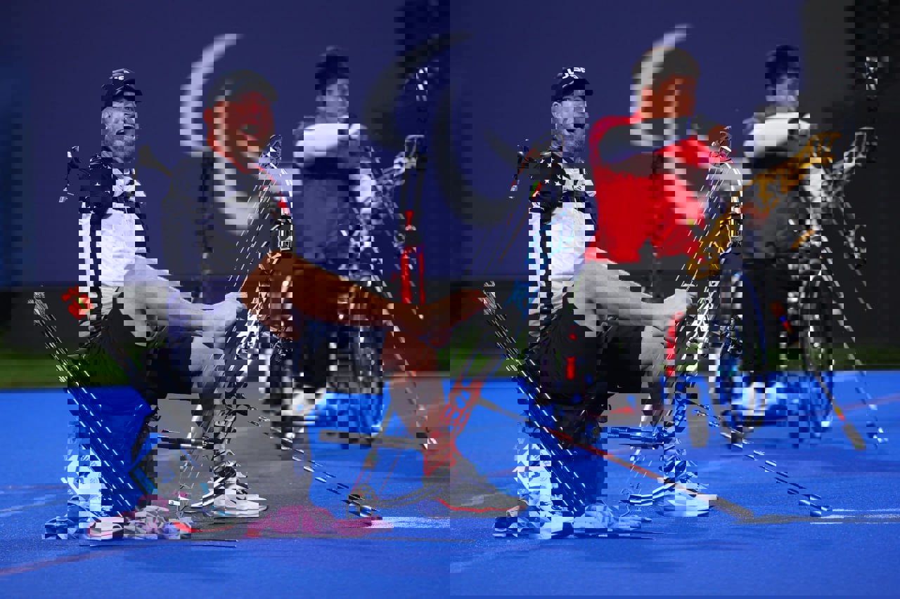 2075936