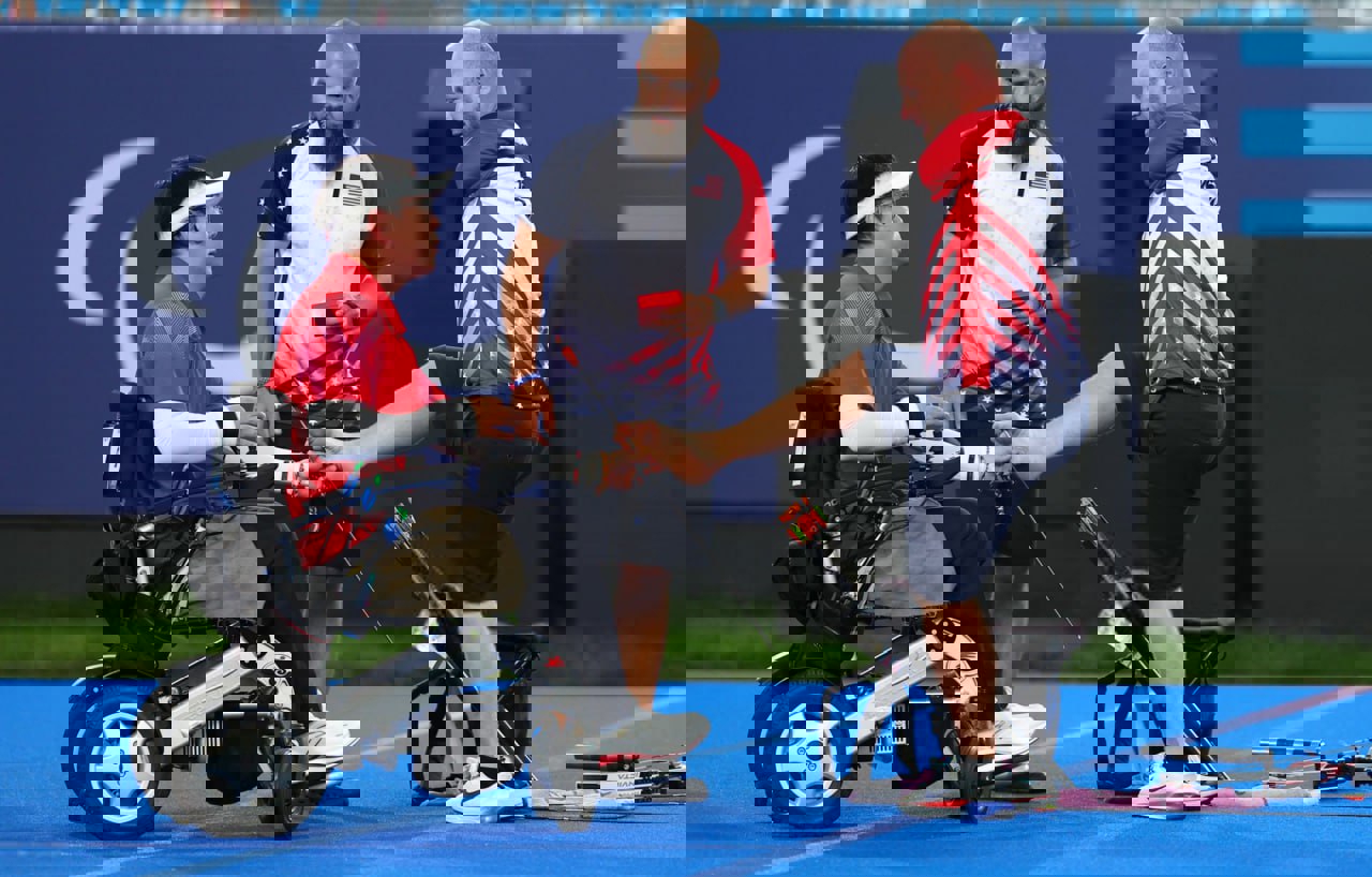 2075943