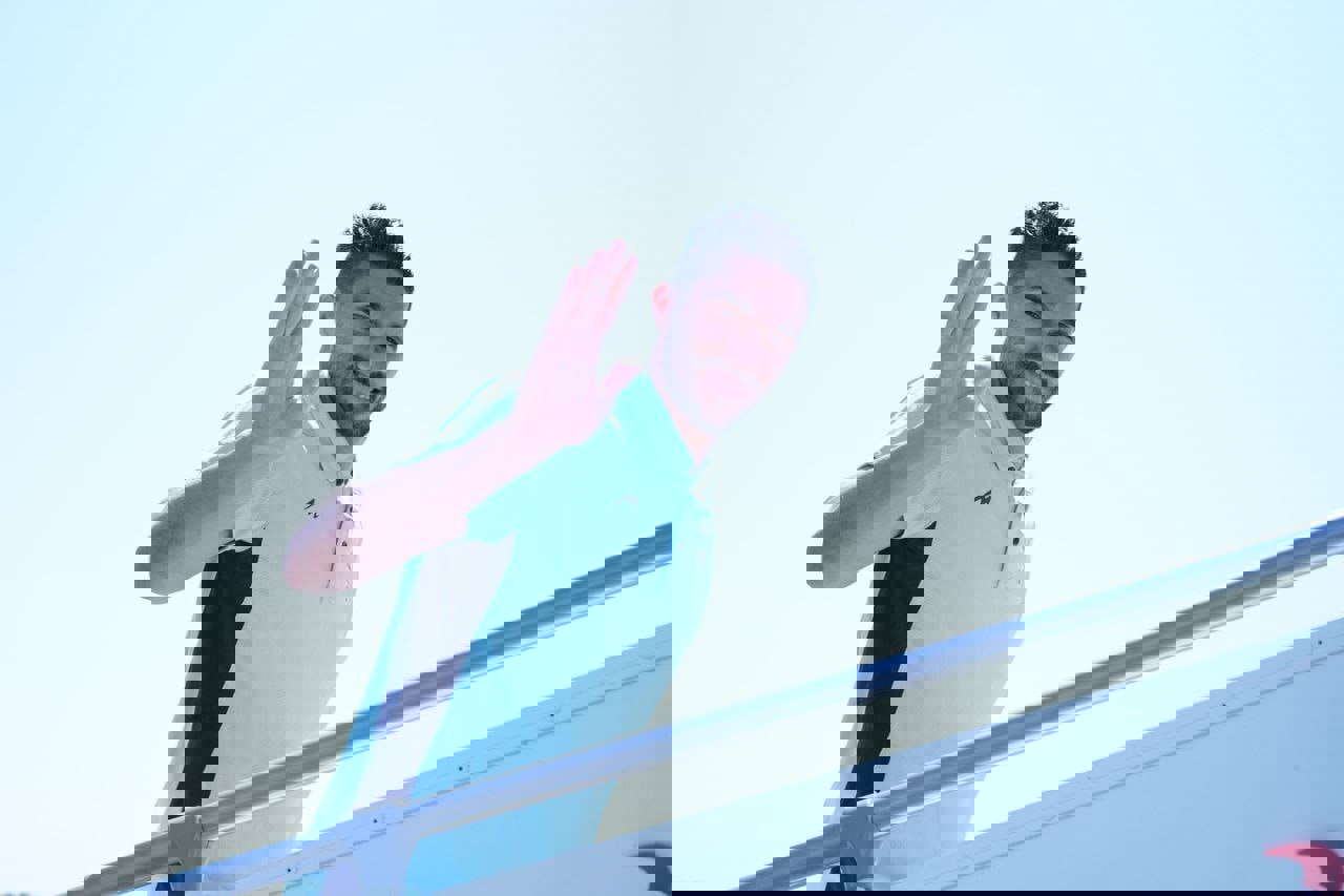2076043
