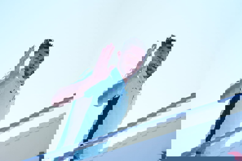 2076043
