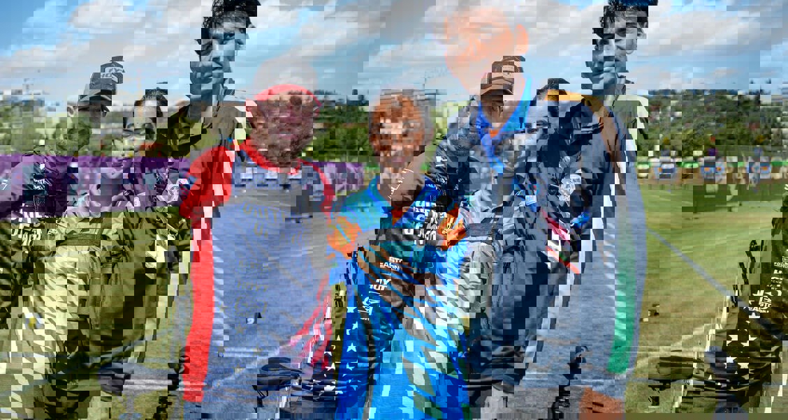 2076097