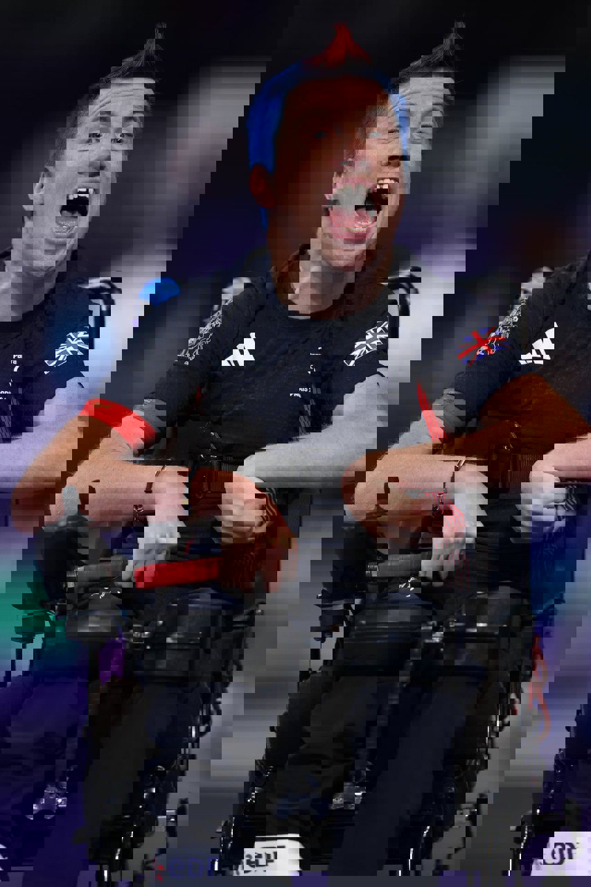 2076403