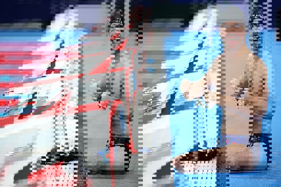 2076392