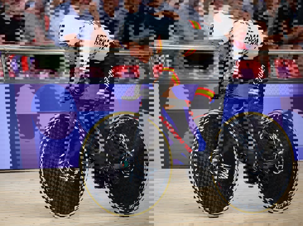 2076405