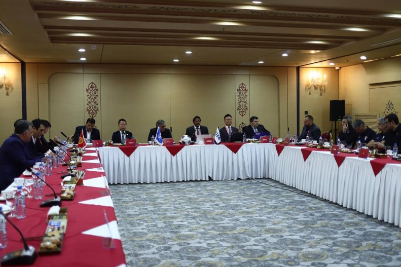 ایران با پیراهن سفید، قرقیزها سرخپوش (عکس) 2