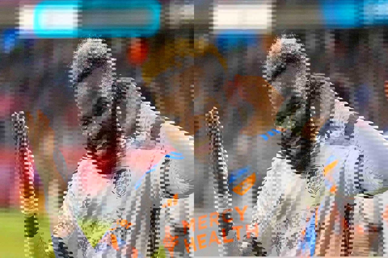 2076733