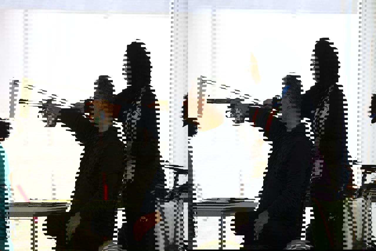 2076743
