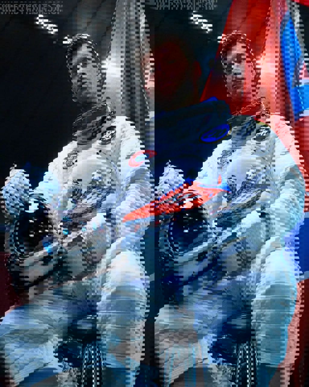 2076821