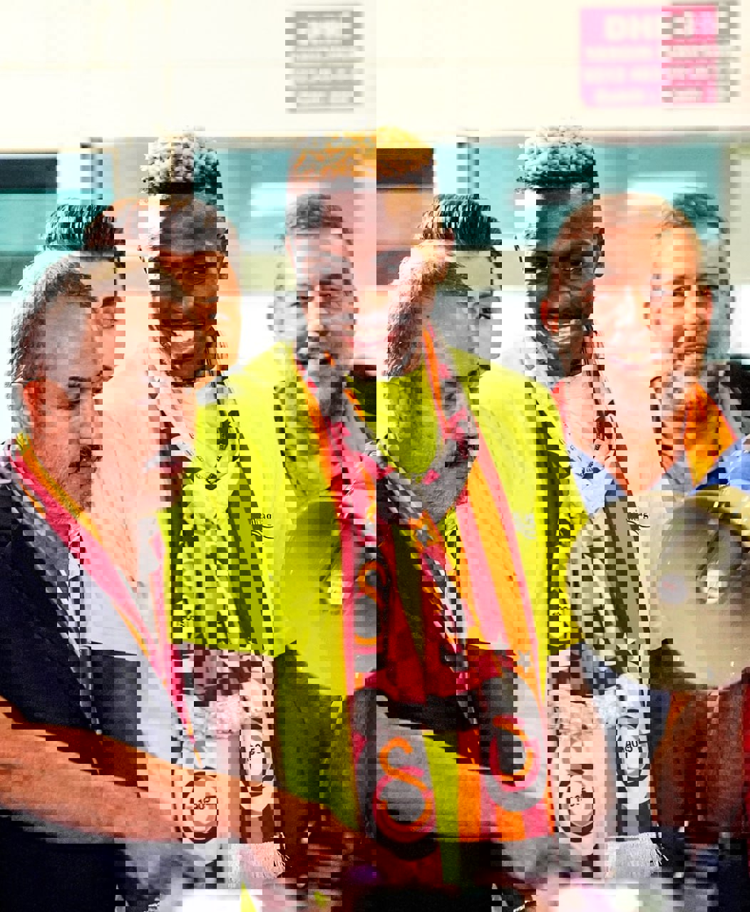 2076765