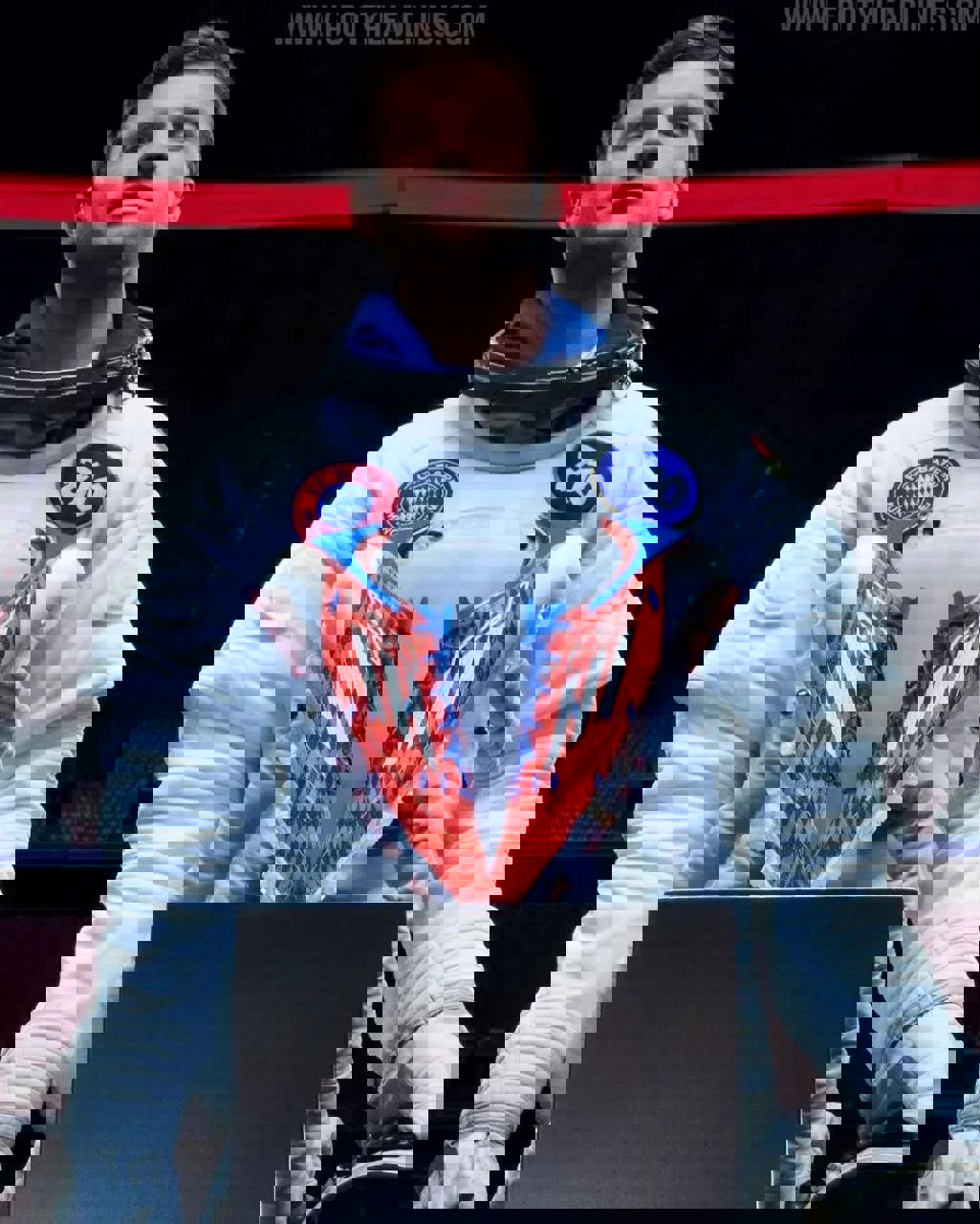 2076824