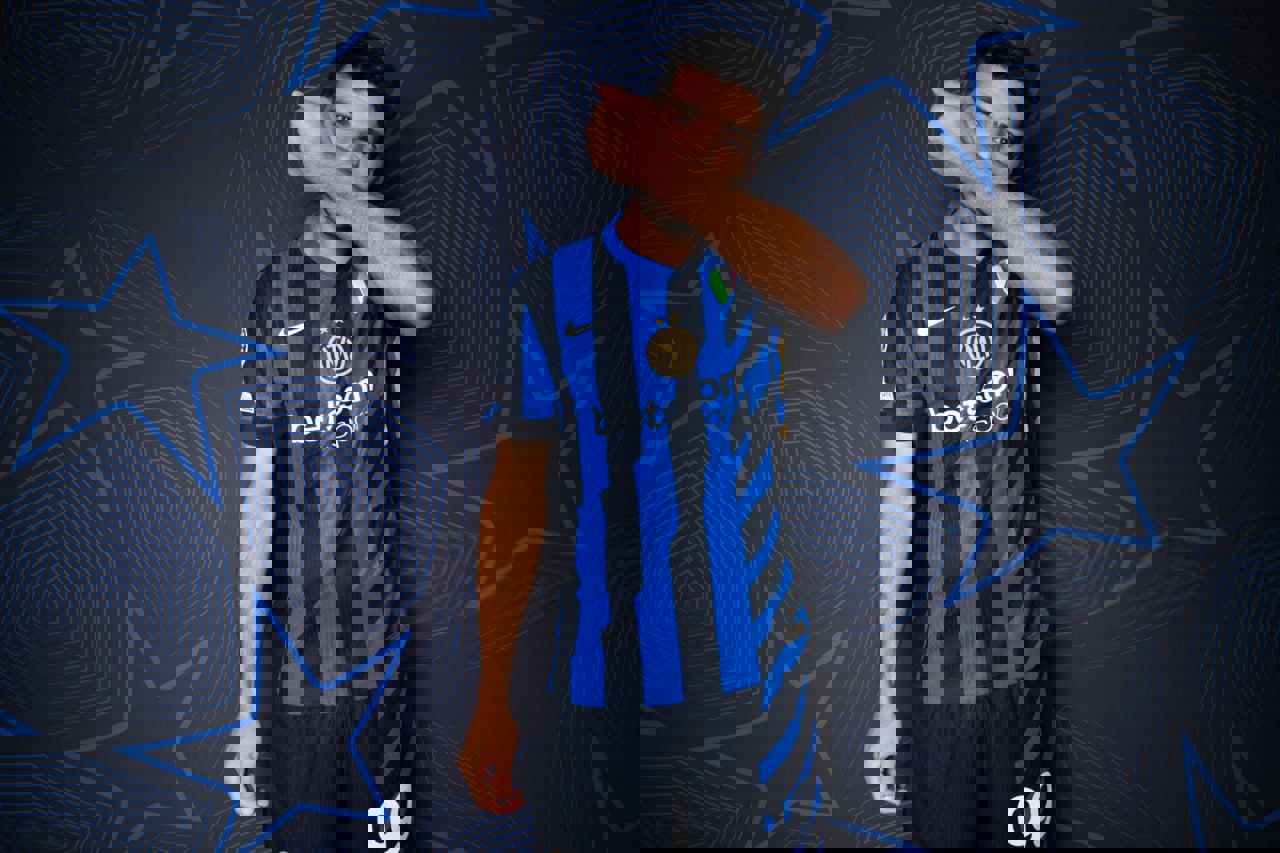 2076993