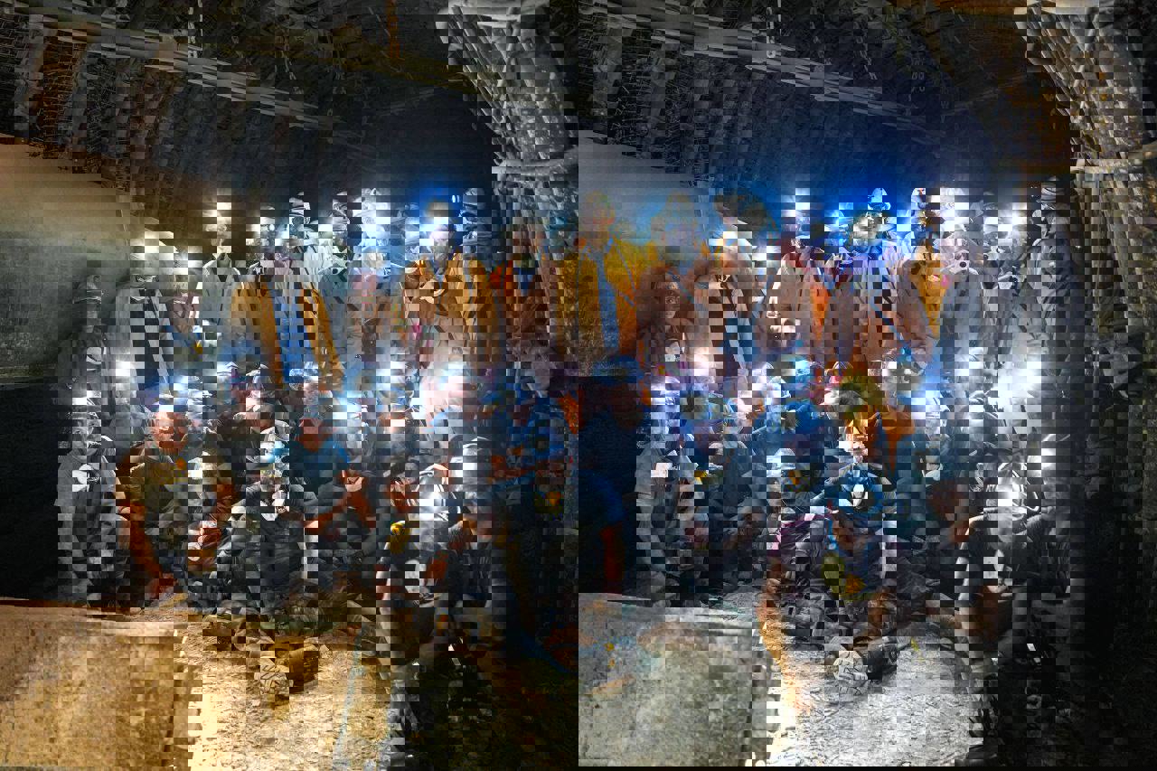 2076864