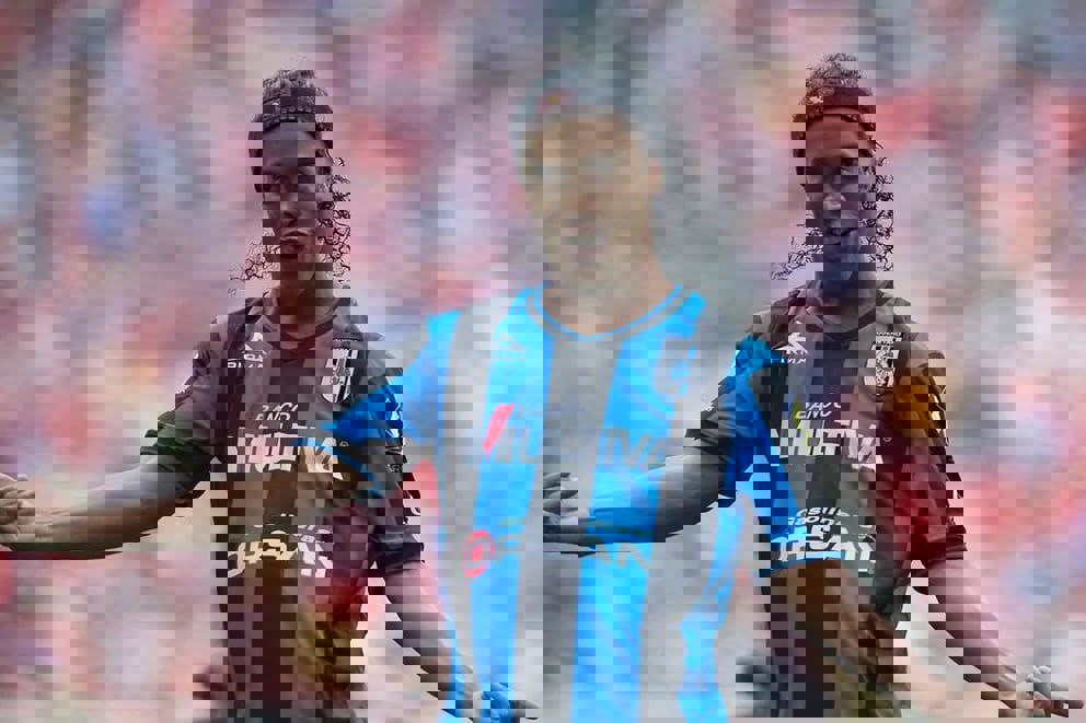 2077001