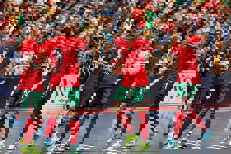2076910