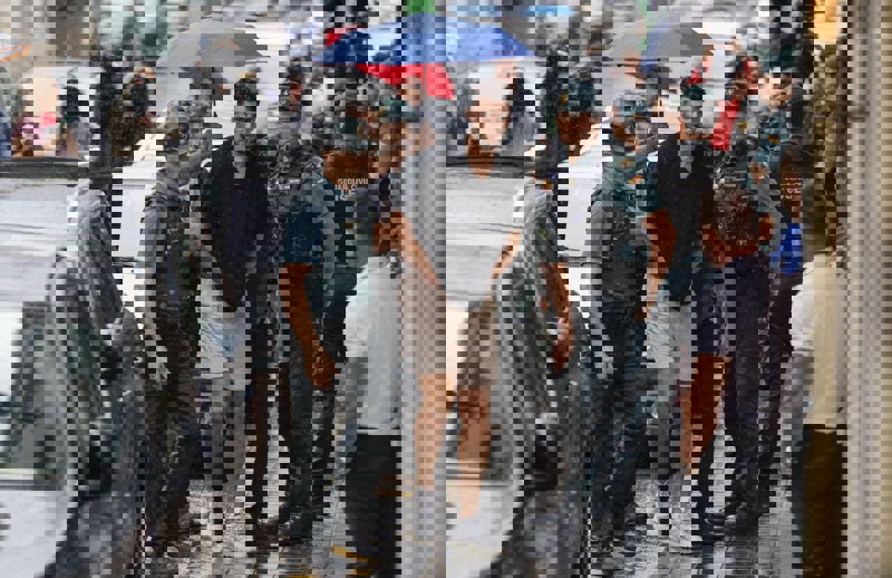 2076877