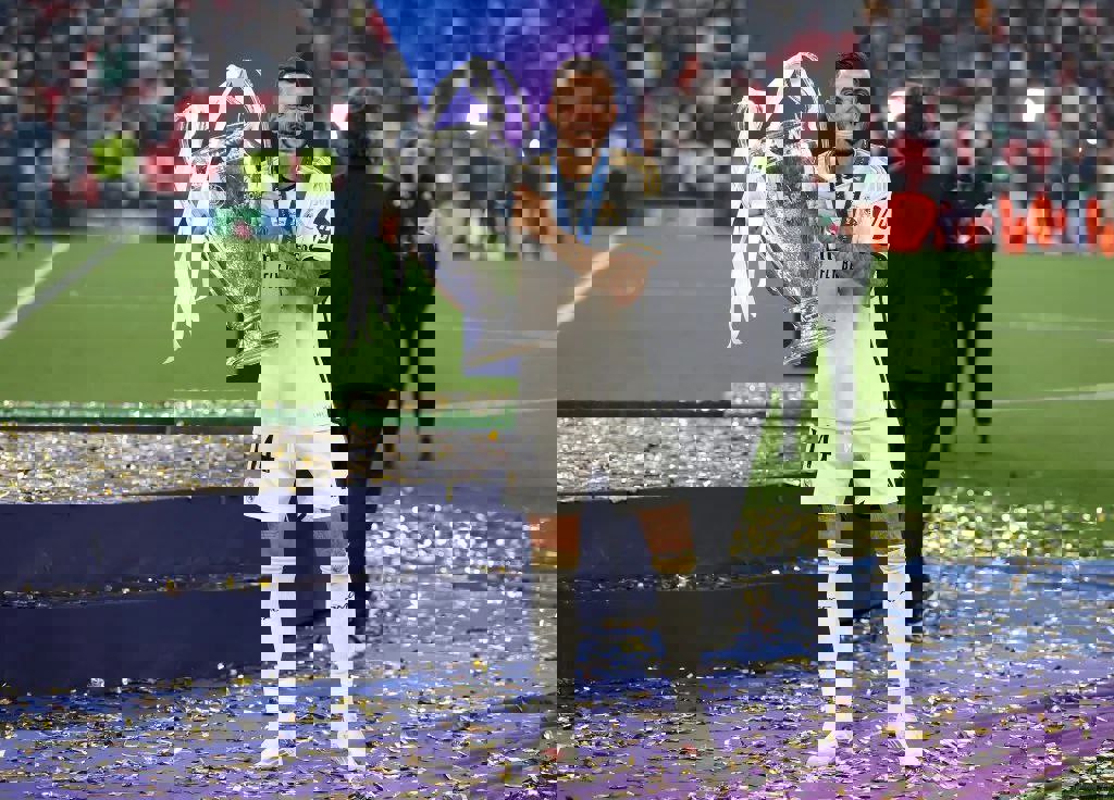 2076915