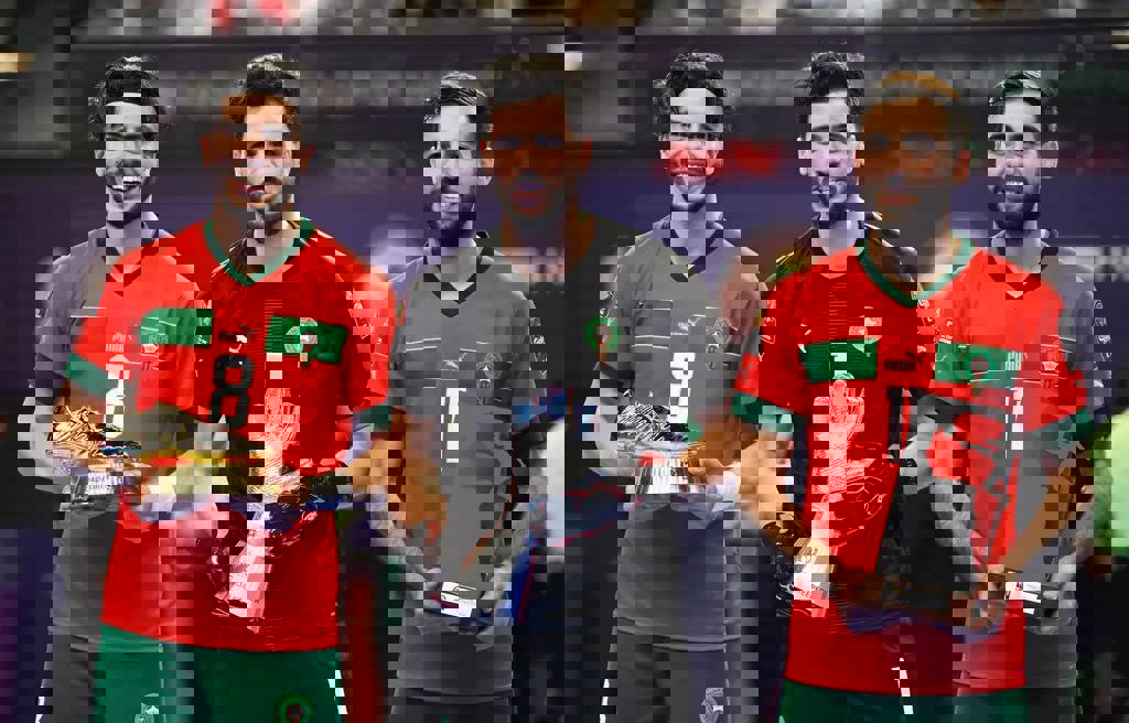 2076897