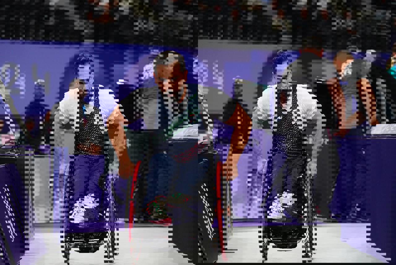 2077370