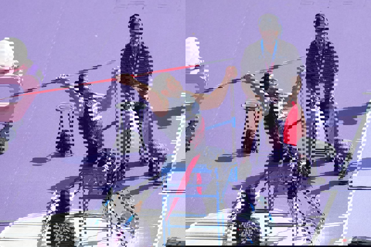 2077560