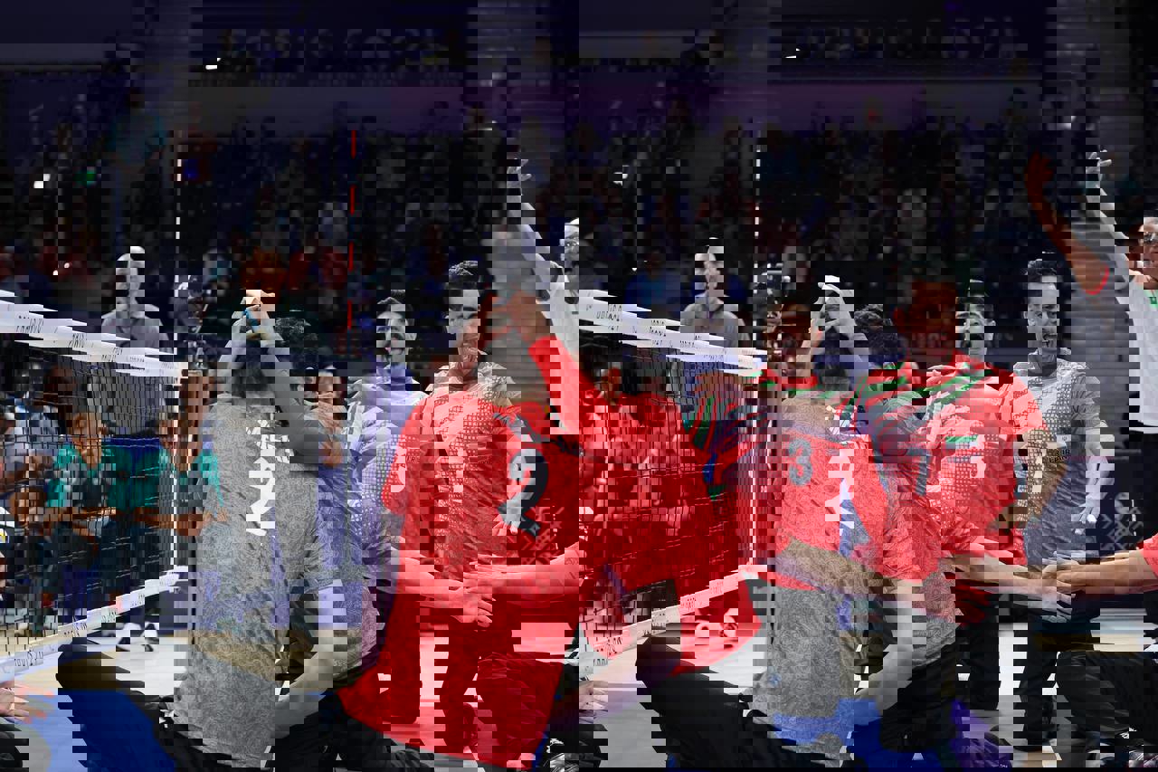 2077736