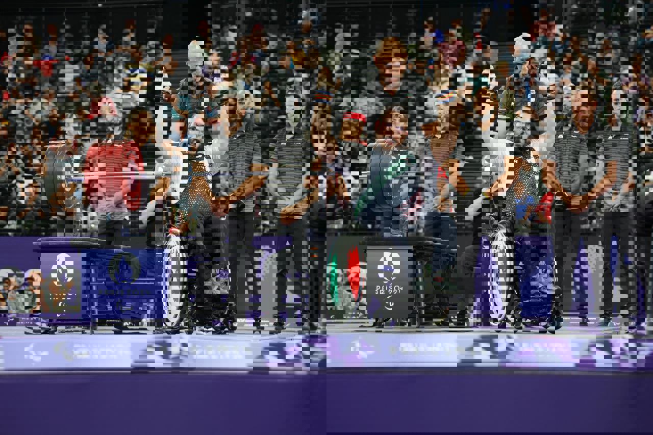 2077697