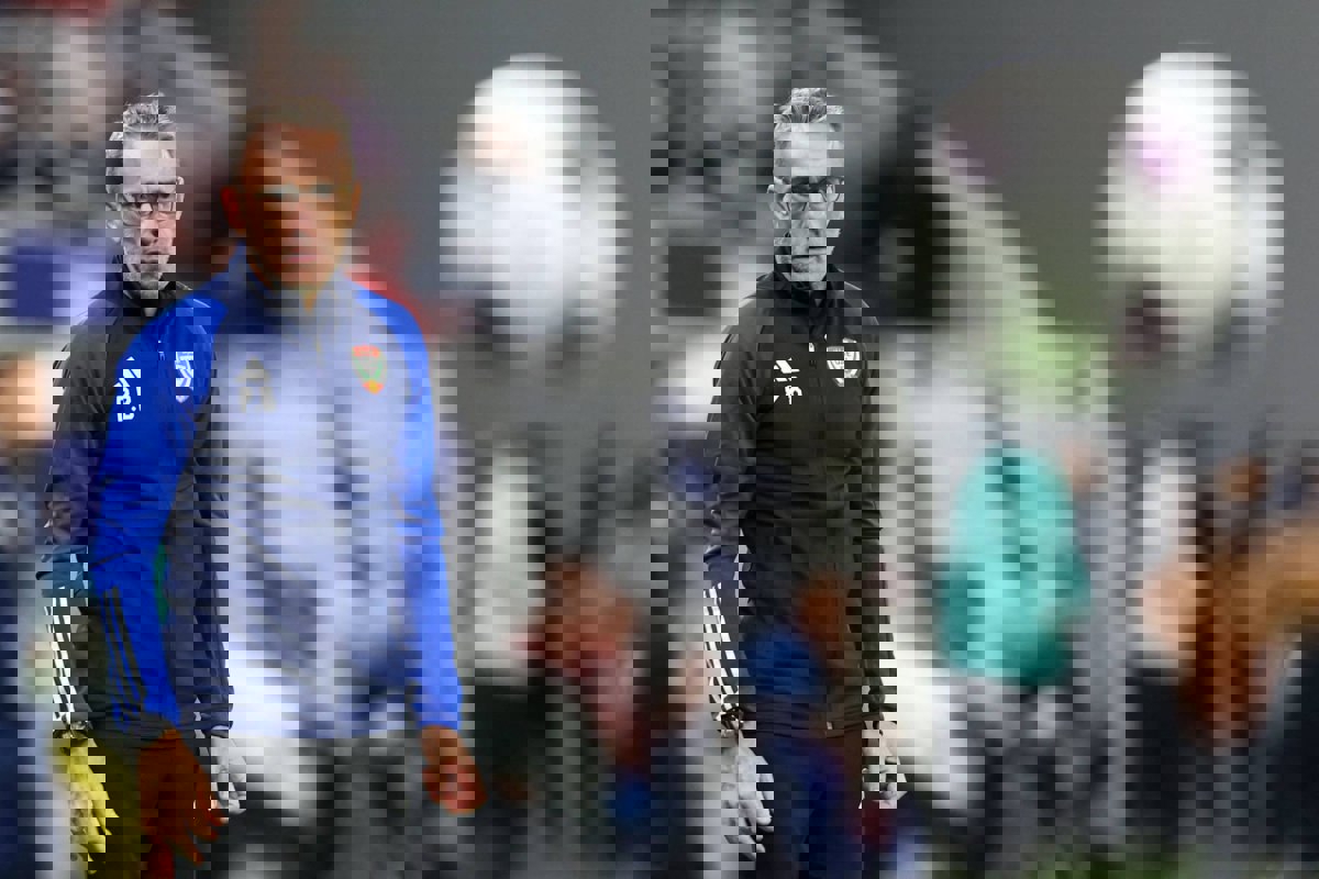 2077823