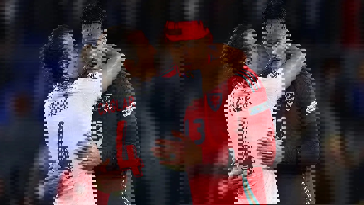 2077859
