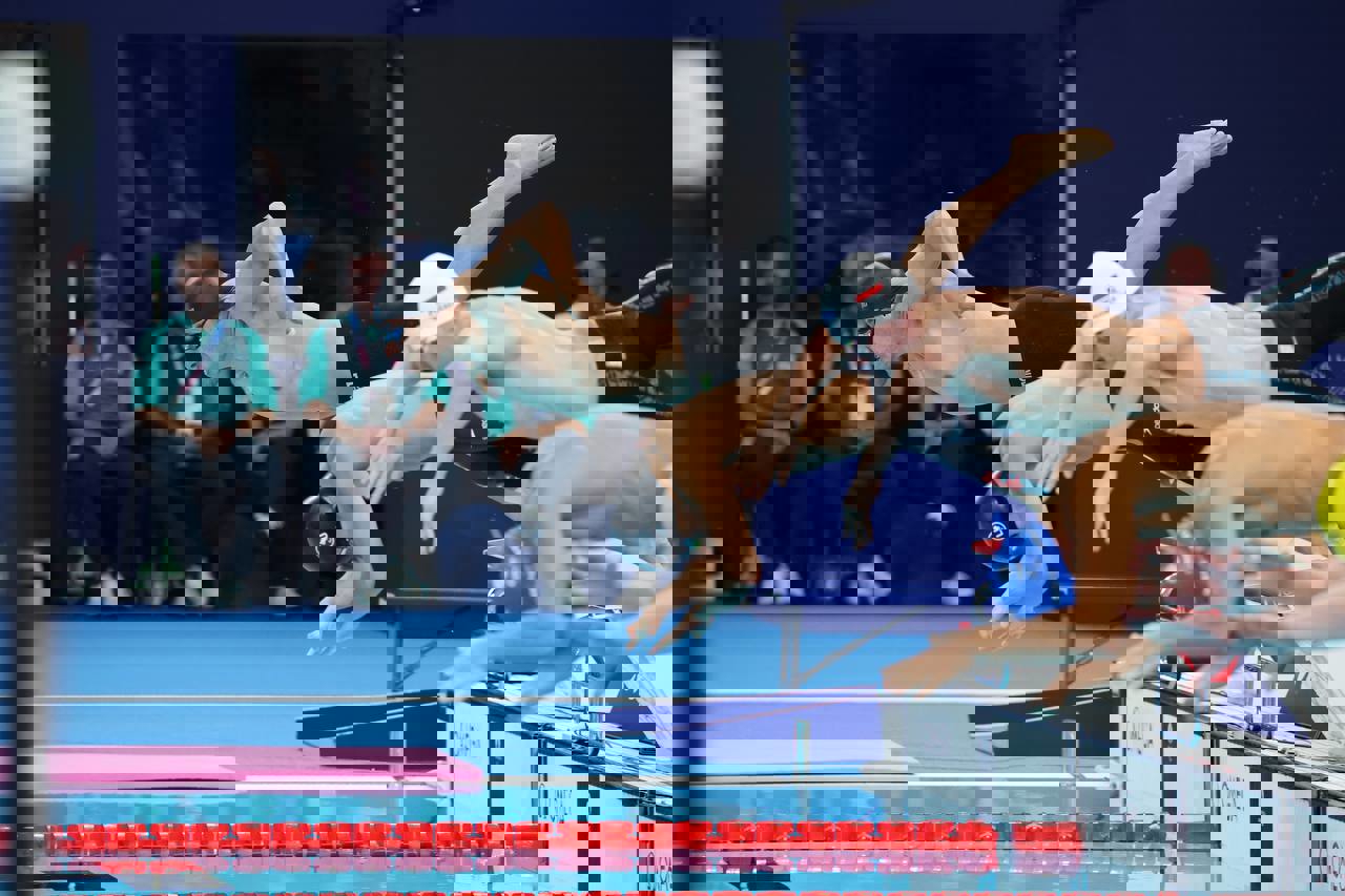 2077897