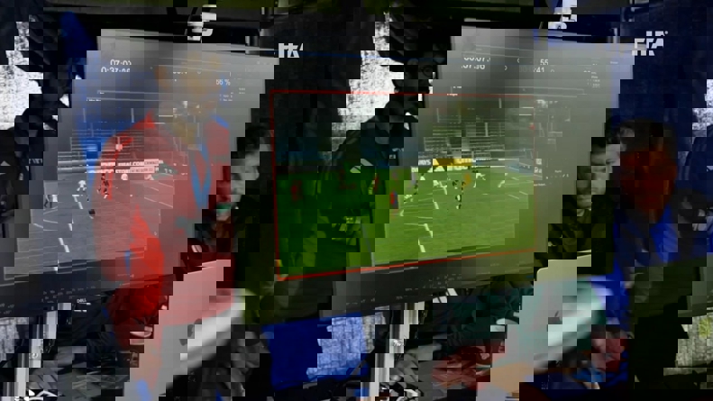 2078902