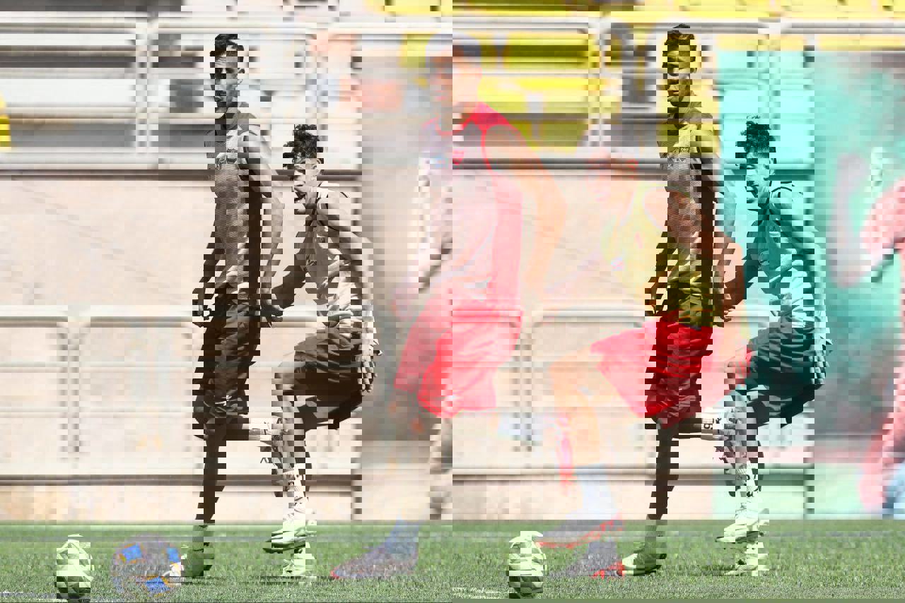 2079370