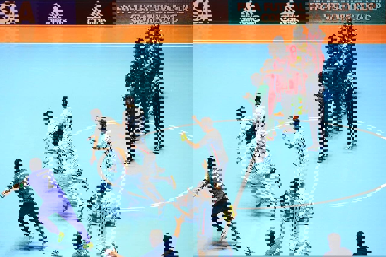 2080633