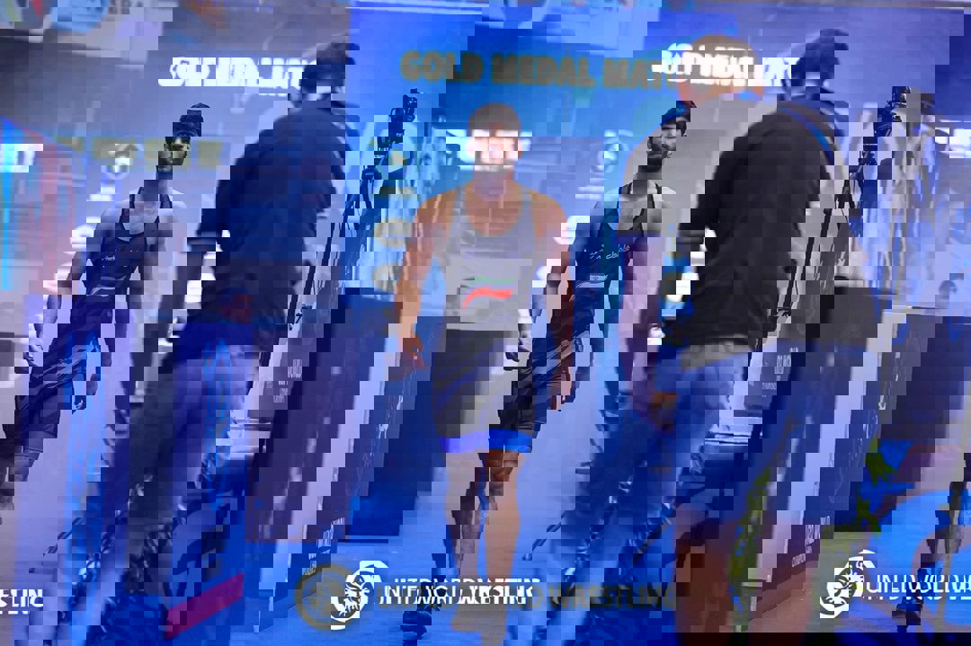 2080693