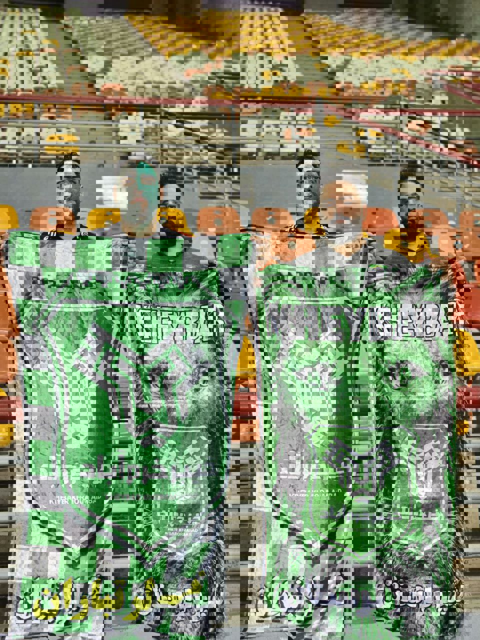 2080941