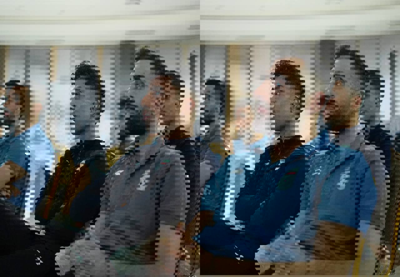 2081054