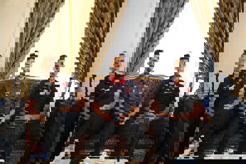 2081056