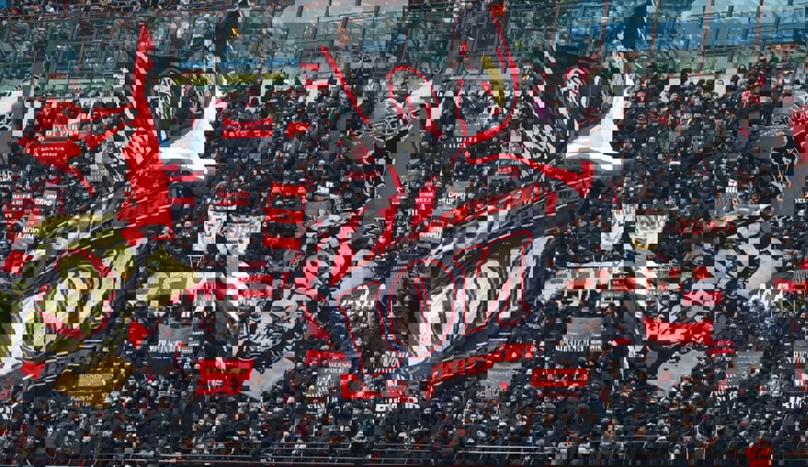 2081040