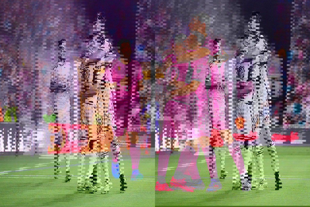 2081232