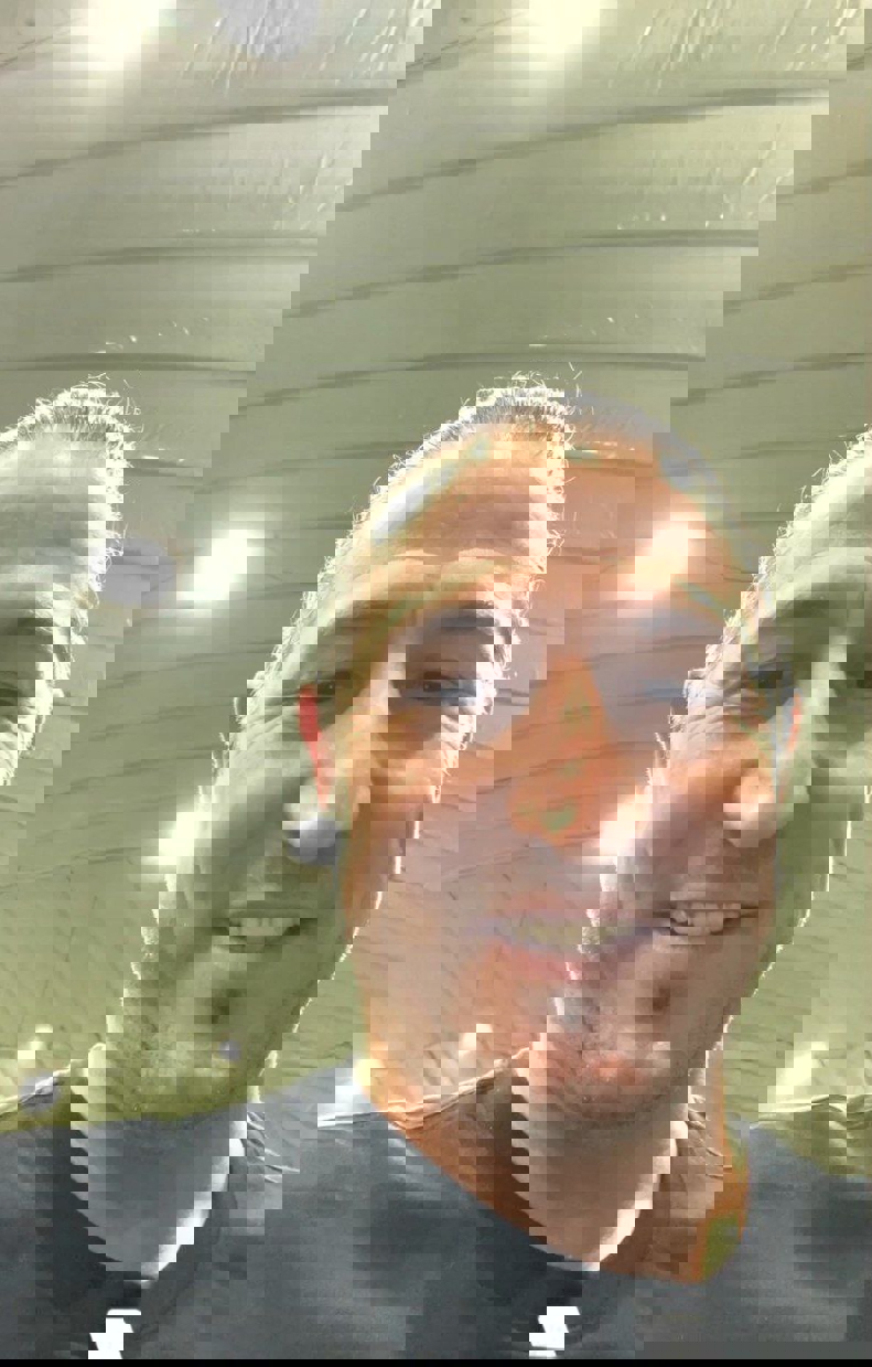 2081284