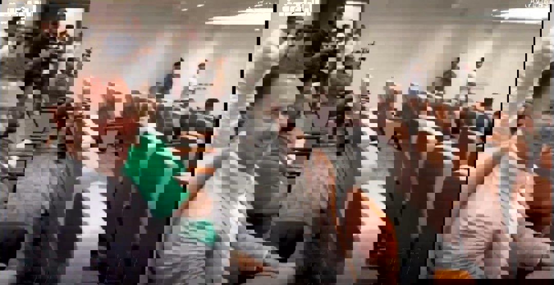 2081381