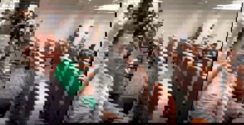 2081381