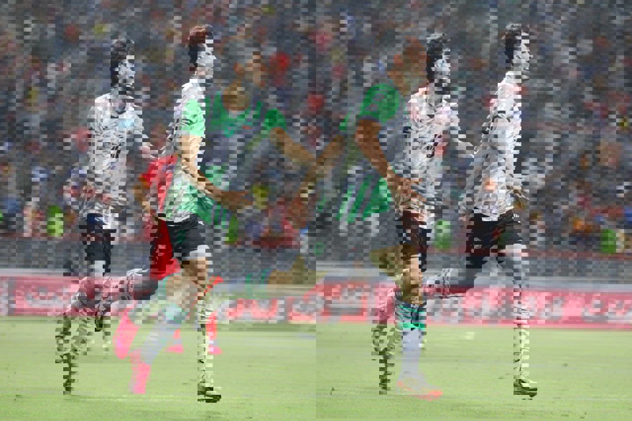 2081318