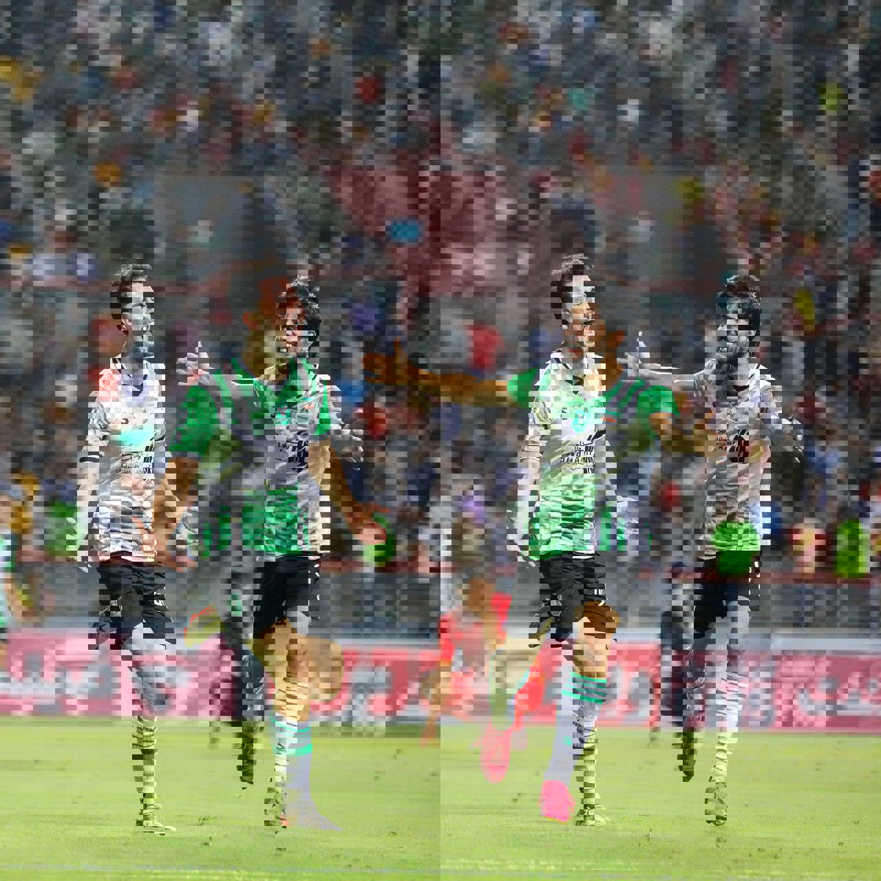 2081319