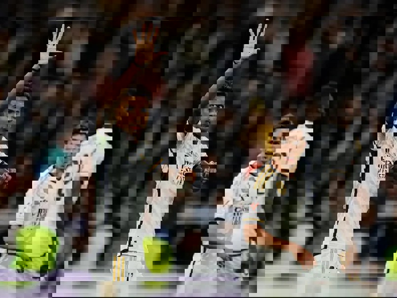 2081816