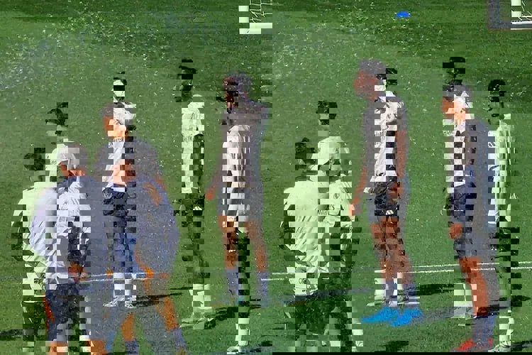 2081904