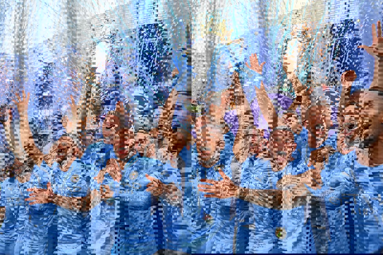2082076