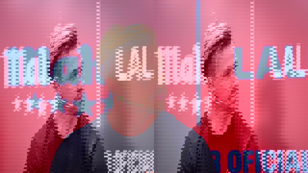 2082093