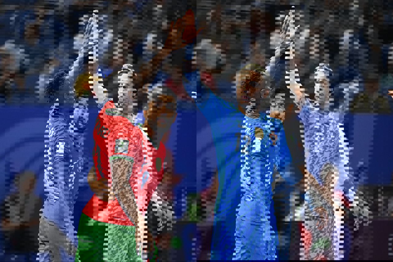 2082043