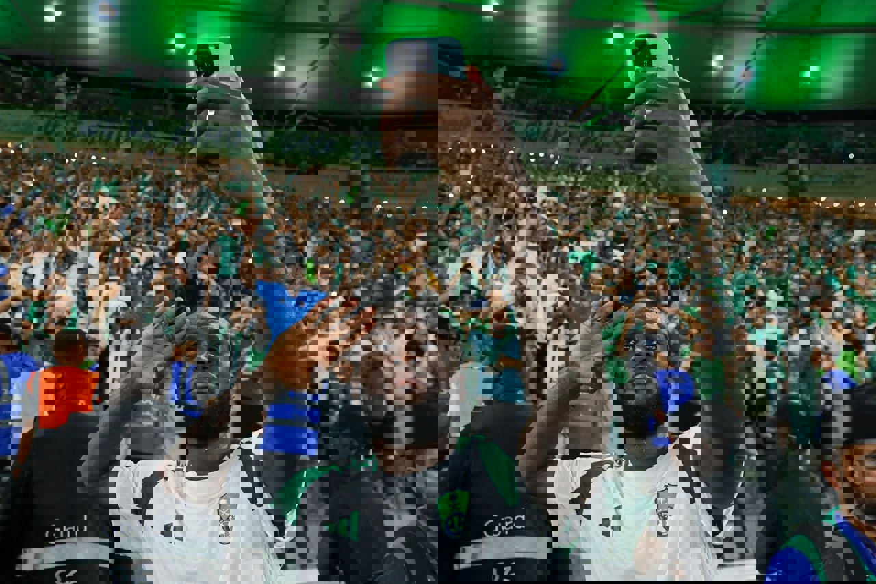 2082256
