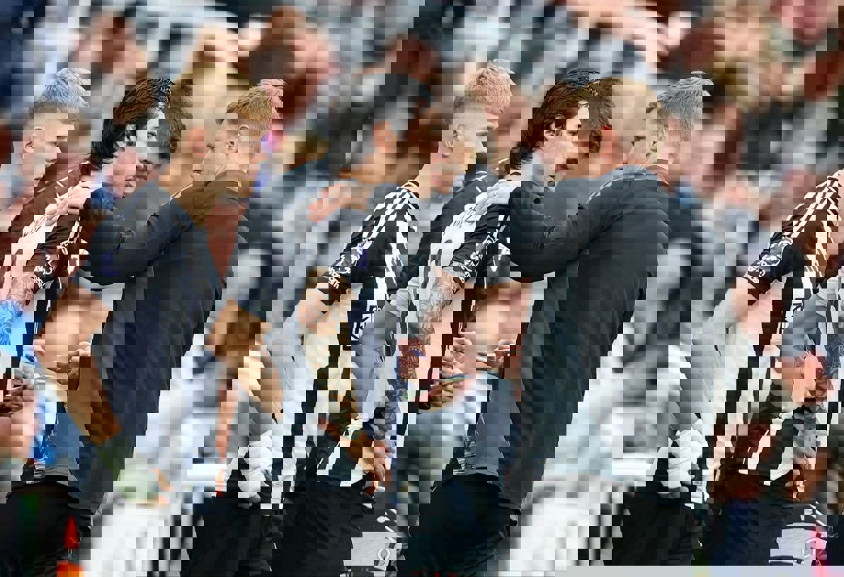 2082301
